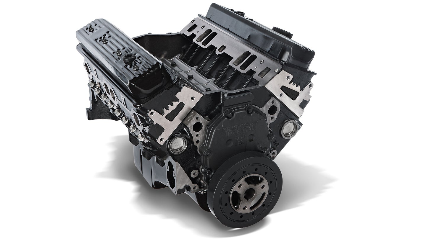 GM’s Newest 350 Small-Block V8 Crate Engine Is Perfect for Old Trucks and SUVs