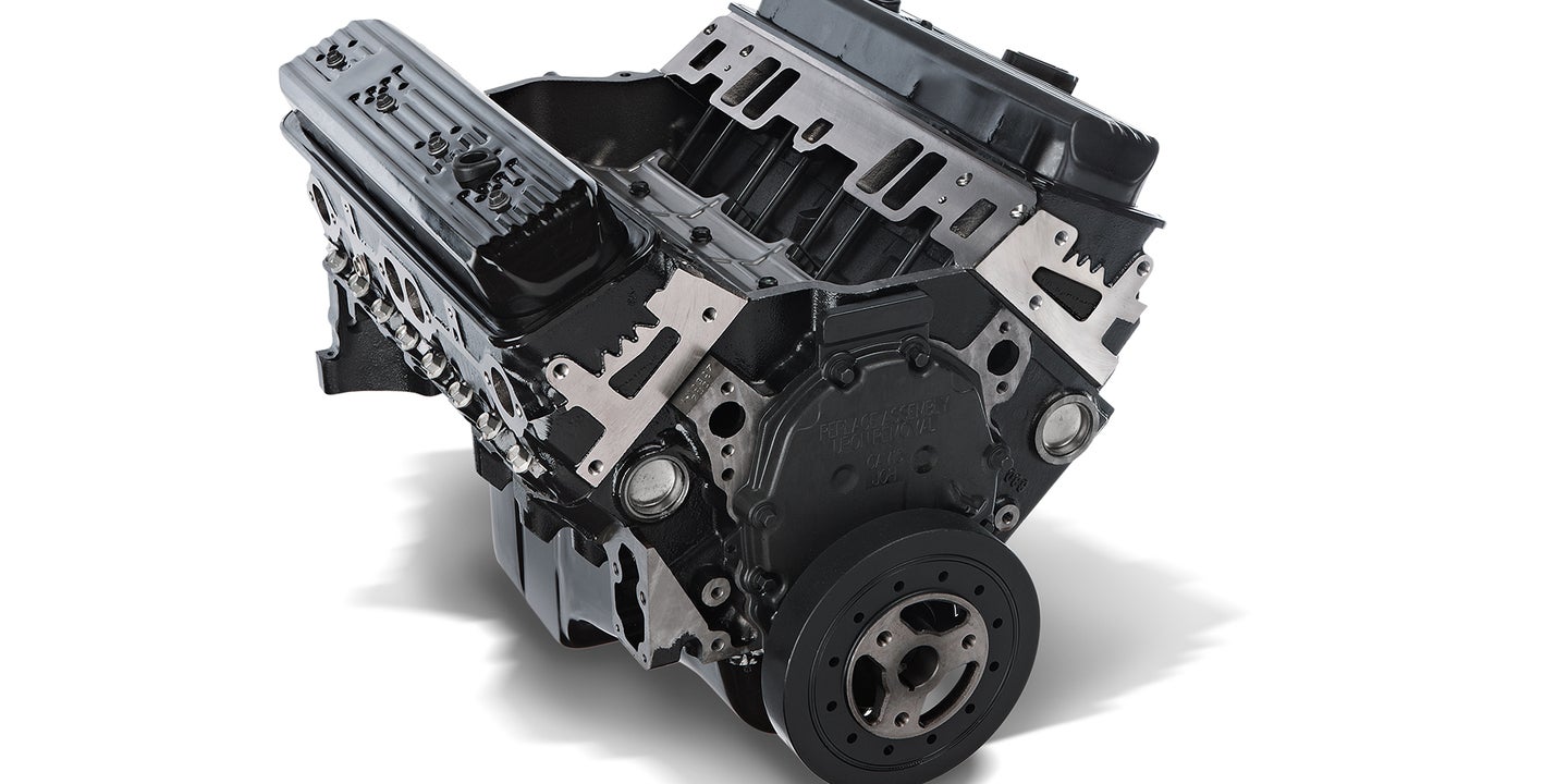 GM’s Newest 350 Small-Block V8 Crate Engine Is Perfect for Old Trucks and SUVs