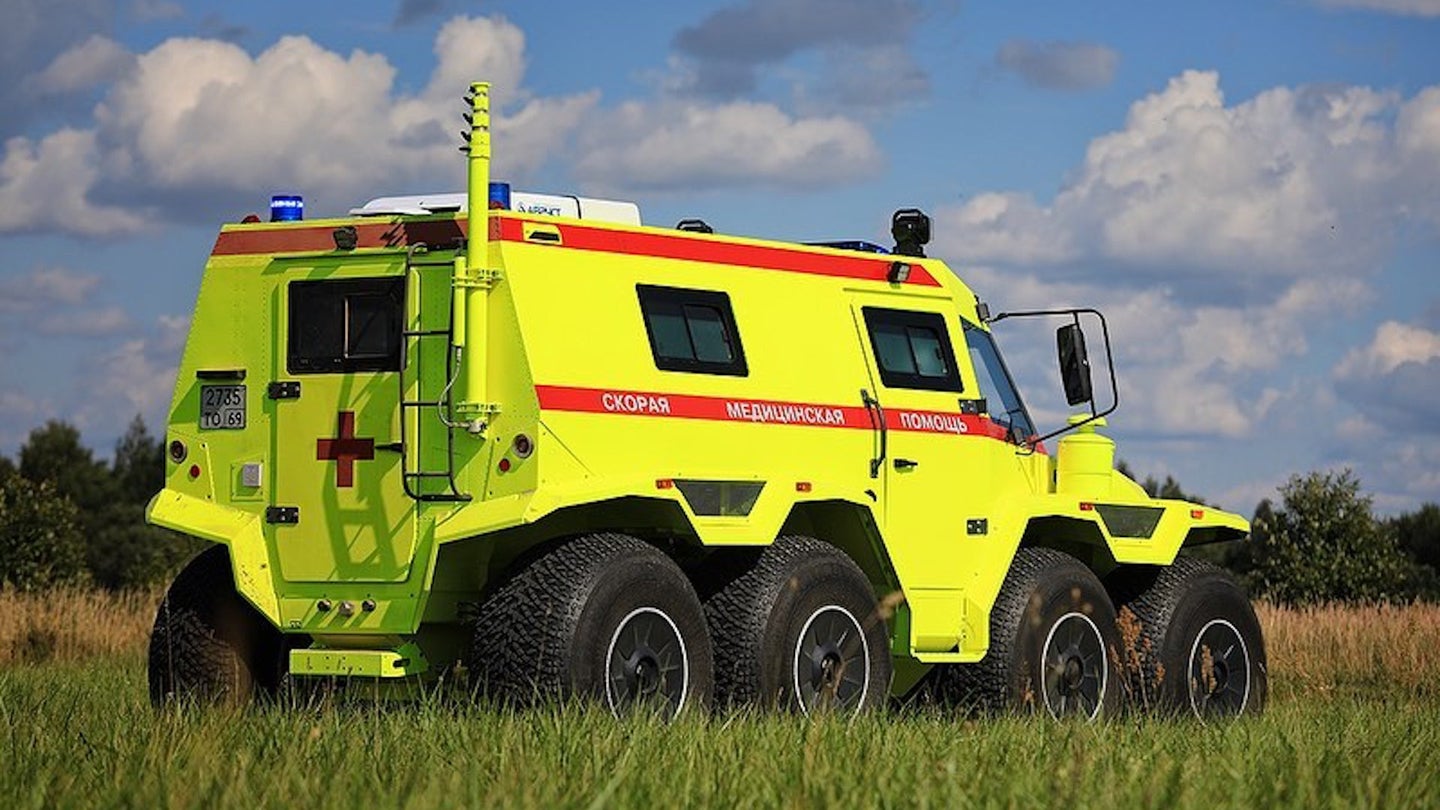 The Avtoros Shaman Ambulance Is Like an 8×8 Freightliner on Steroids