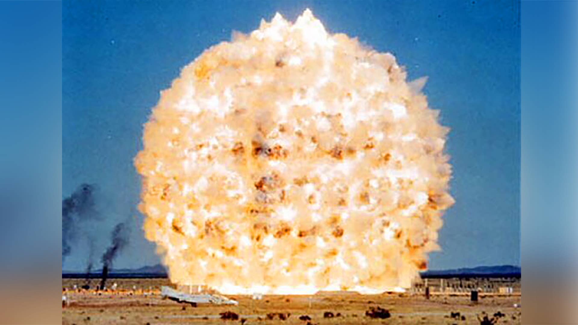 Взрывы 1 час. Боеприпасы объемного взрыва (термобарические). Эпицентр взрыва «царь-бомбы» ан602.. Авиационная термобарическая бомба. ОДАБ 500 взрыв.