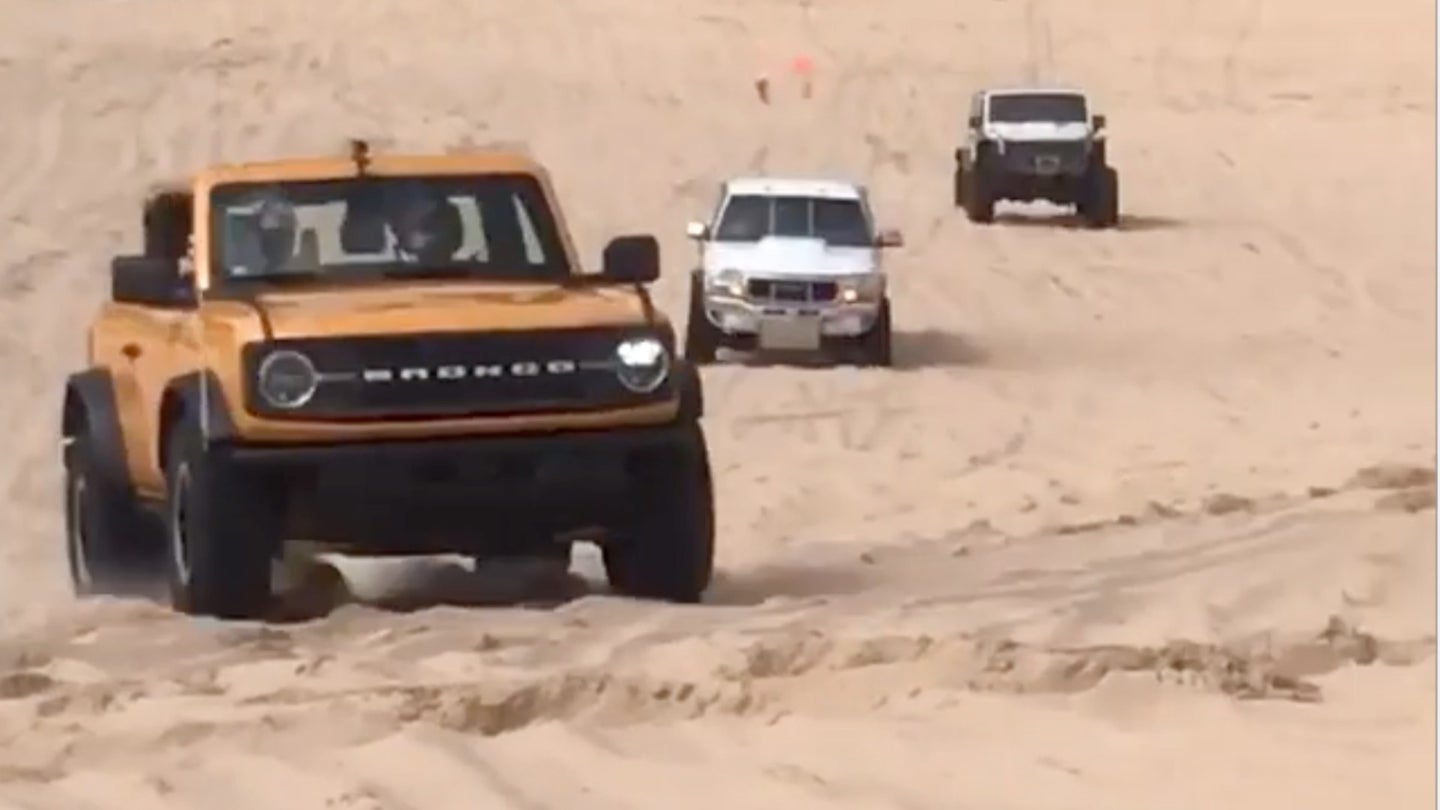 Here’s Some No-BS Footage of the 2021 Ford Bronco Playing in the Sand Dunes