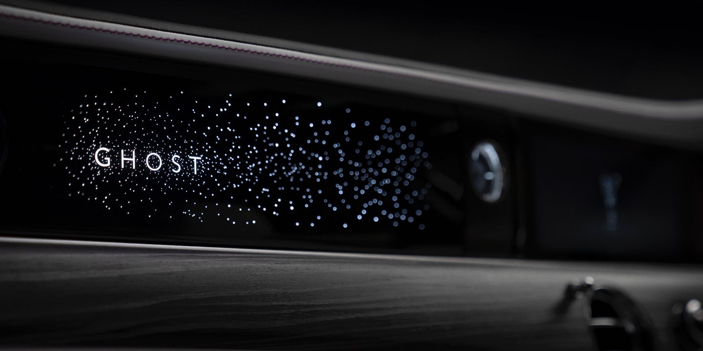 Rolls-Royce Heard You Like Stars in Cars so It Put 850 of Them in the New Ghost’s Dashboard
