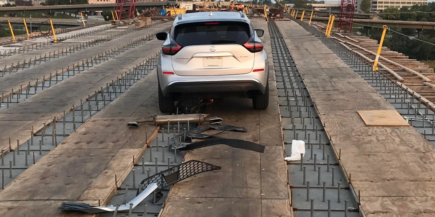 Nissan Murano’s Urban Adventure on Unfinished Bridge Is a Clueless Driver Classic