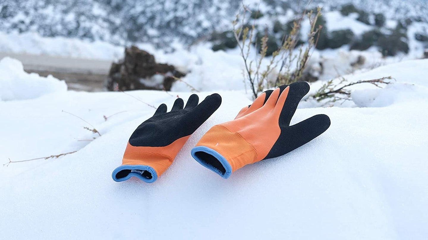 Waterproof Gloves in the snow