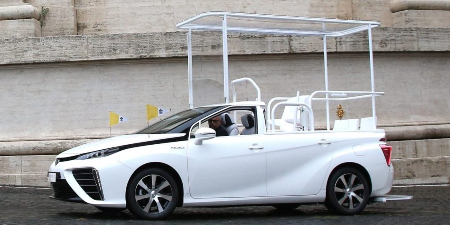 The Toyota Mirai Is a Hit With Pope Francis, If Nobody Else