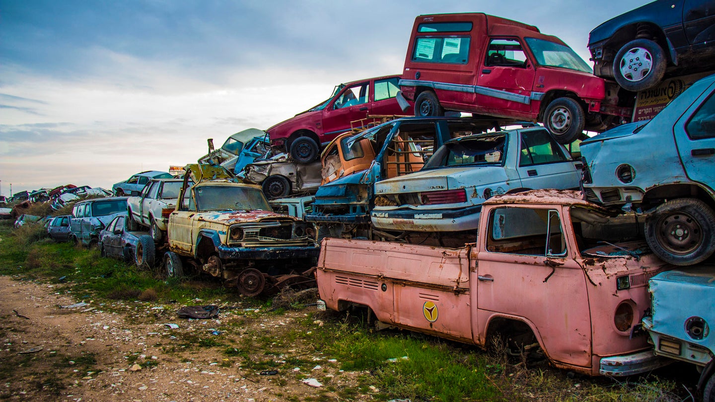 Here&#8217;s How to Scrap Your Old Car for Cash