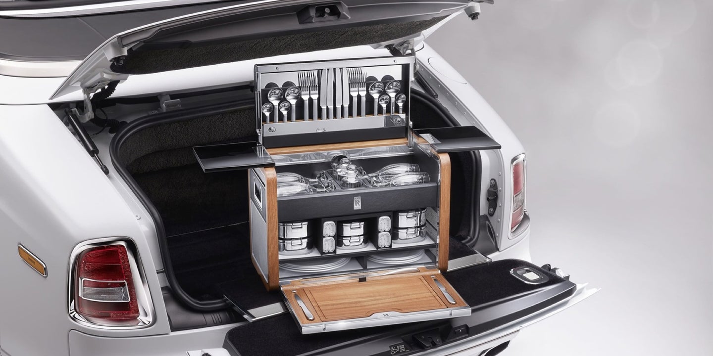 Rolls-Royce Has a Gift Guide Full of Picnic Gear Because Red Solo Cups Are for Plebs