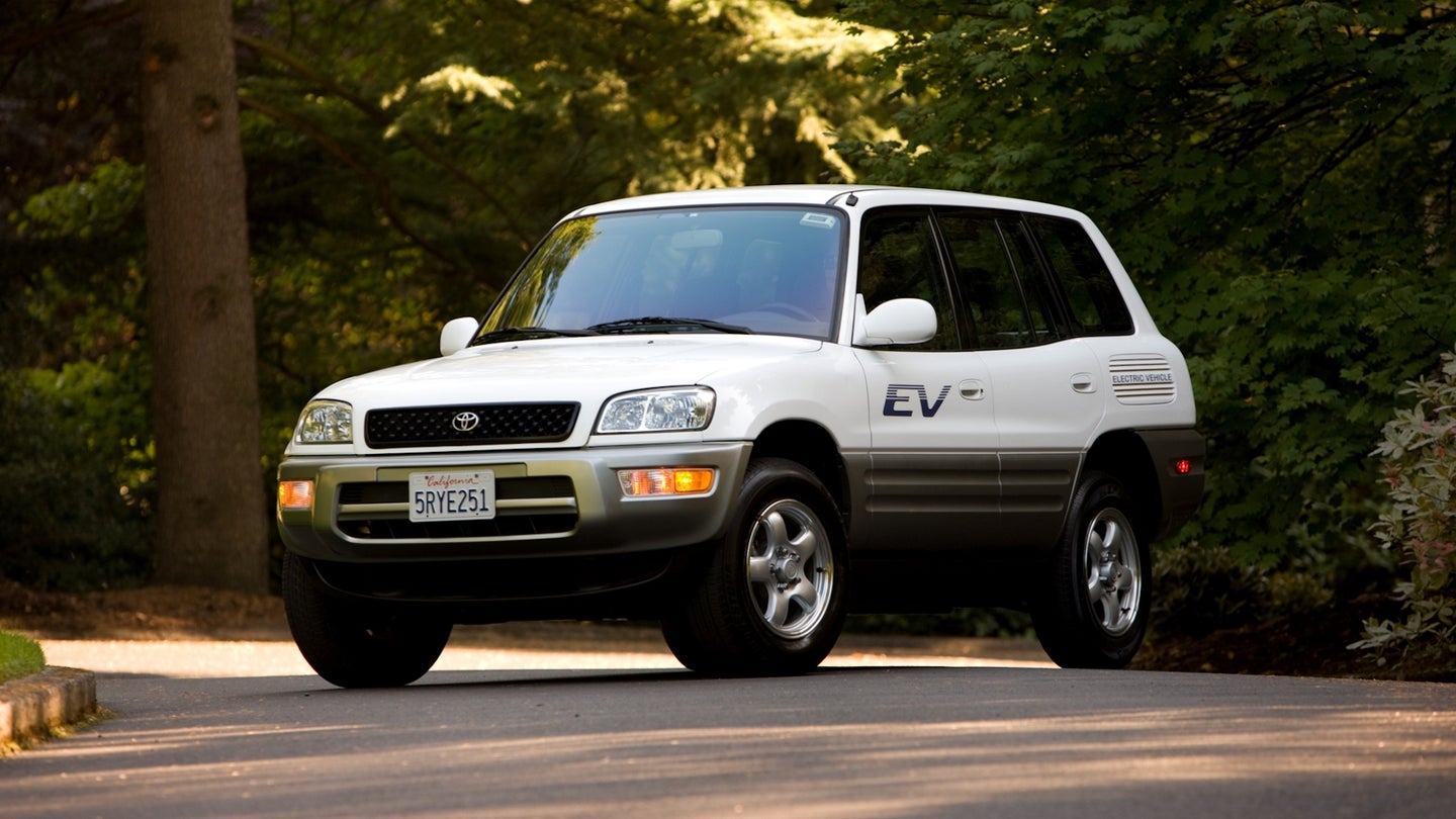 The Toyota RAV4 EV Was a Breakthrough Electric Crossover, 20 Years Before That Was a Thing