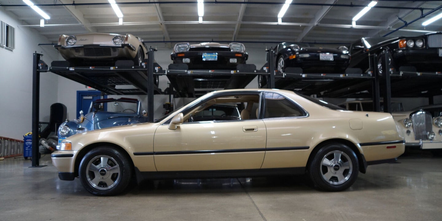 Buy This Tan 1991 Acura Legend With a Manual, Become an Acura Legend in Your Neighborhood