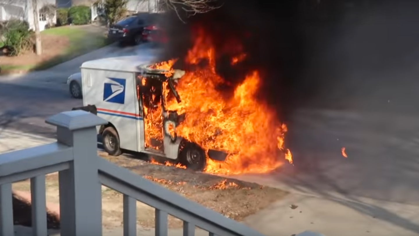 US Postal Service Delays the Replacement of Its Aging Delivery Trucks Yet Again