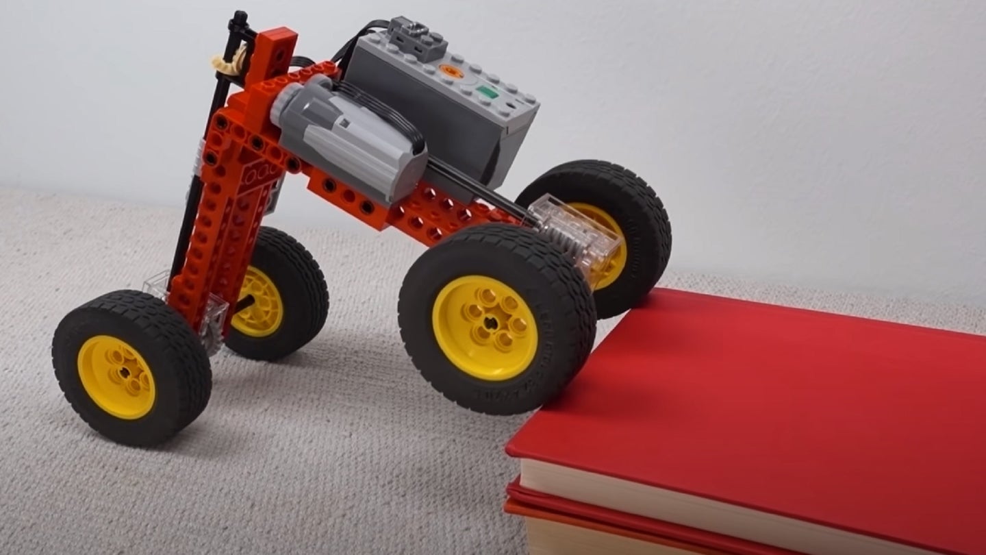 Let This LEGO Car Bot Demonstration School You in Off-Roading Fundamentals