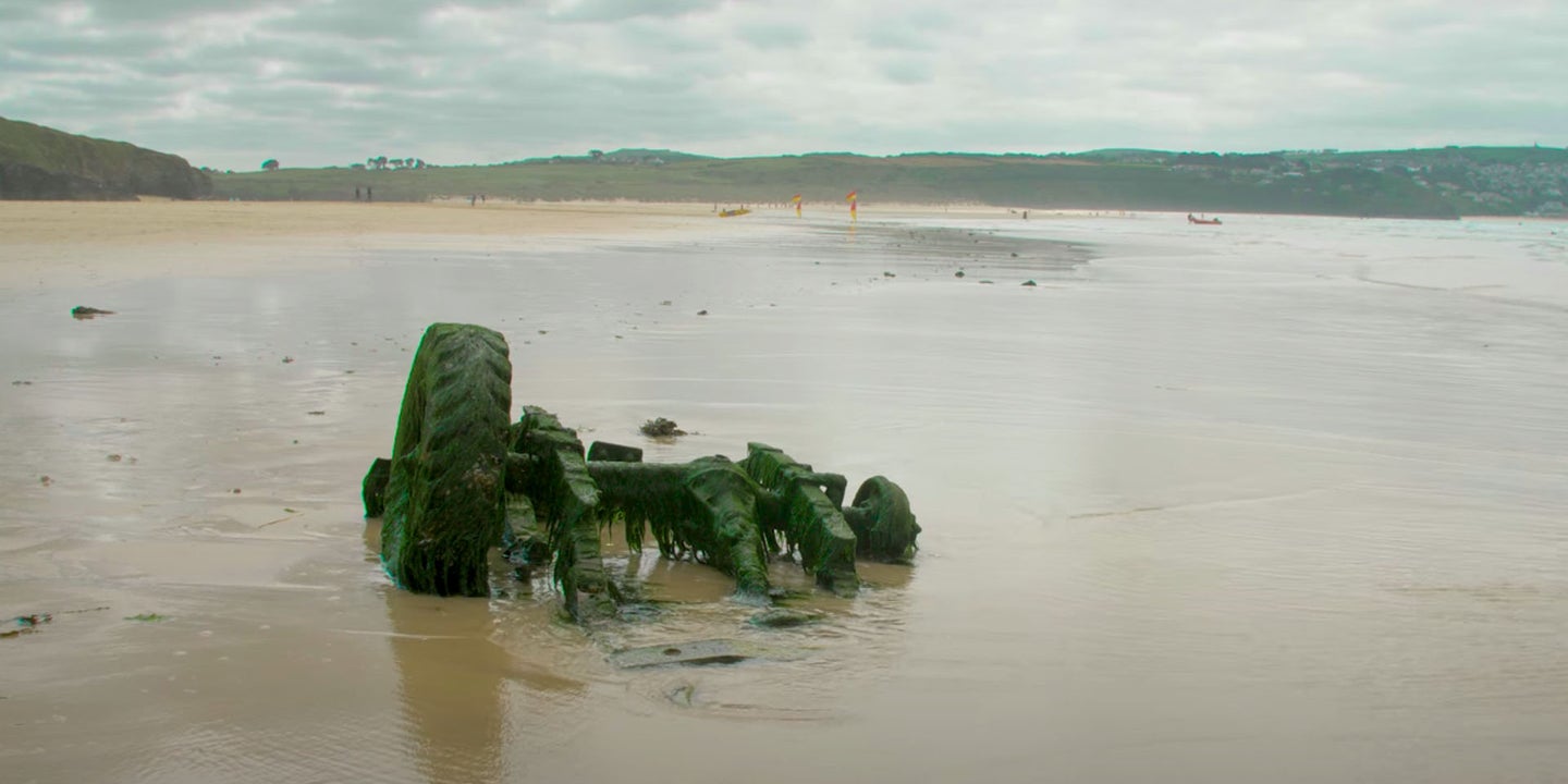 31 Years After Getting Stuck, This Sunken 1968 Land Rover Emerges Again From the Sand