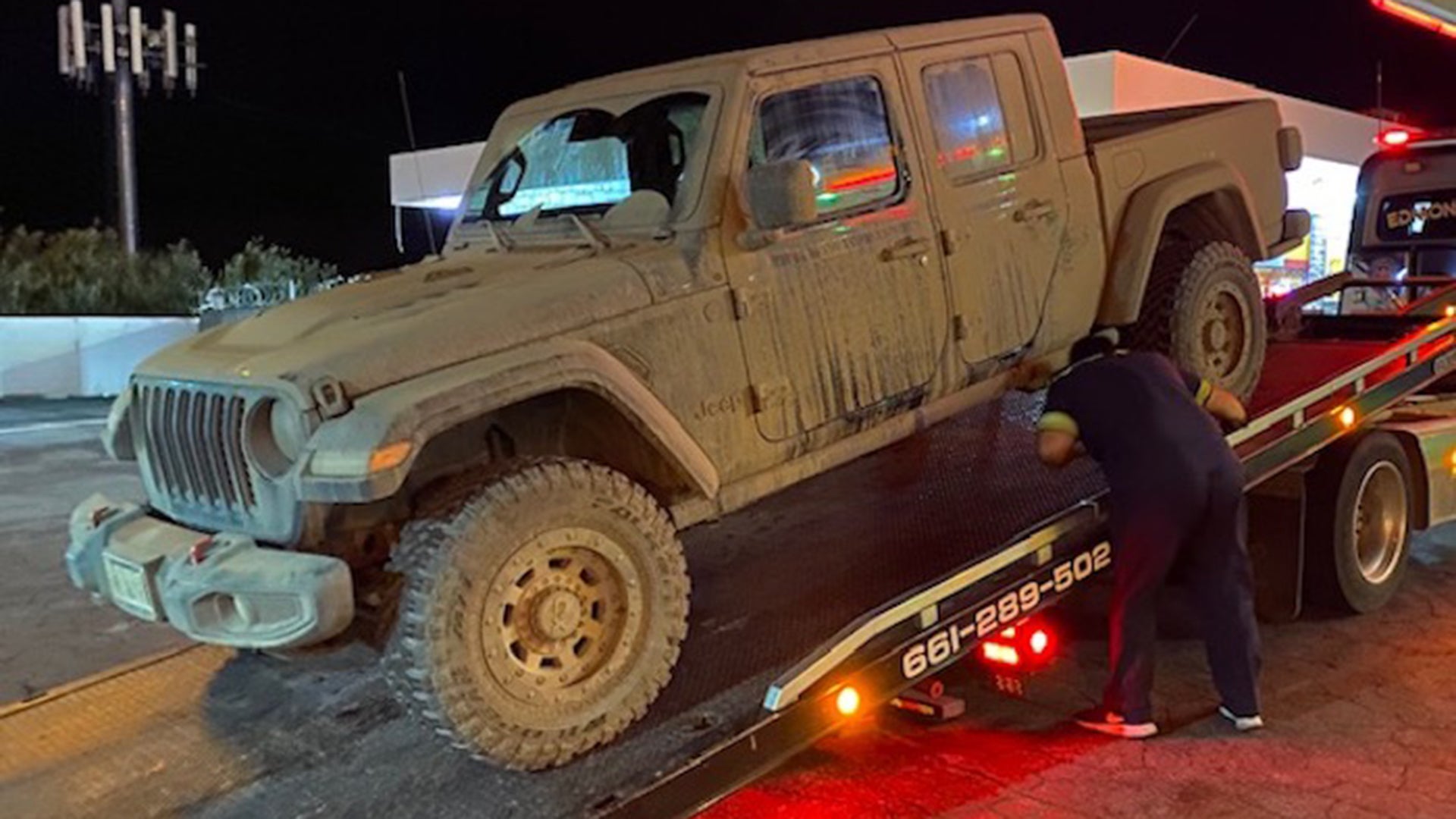 Гарантия на сломанный Jeep Gladiator 2020 года аннулируется после проезда по грязи