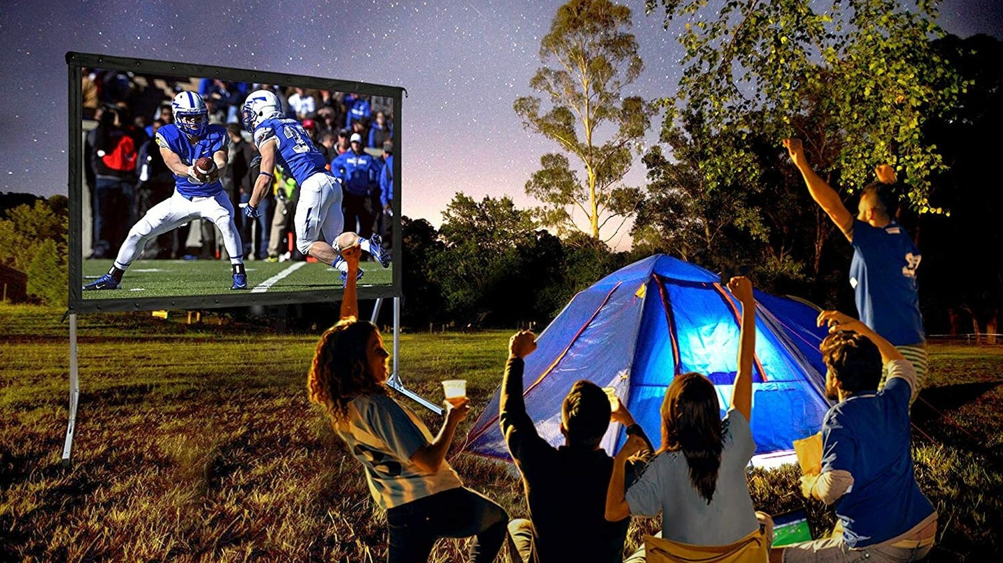 The Best Outdoor Projector Screens (Review &#038; Buying Guide) in 2022