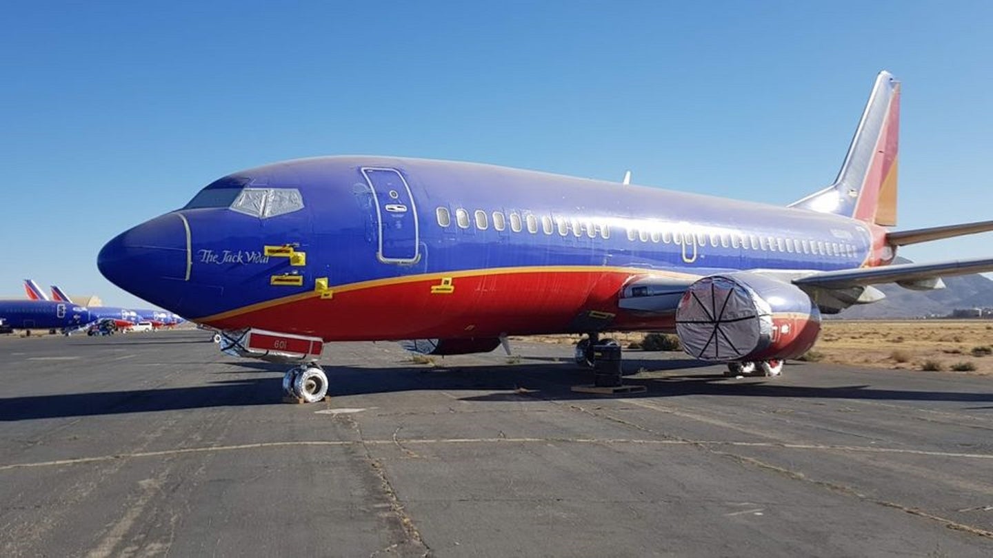 There&#8217;s a Boeing 737 For Sale on Facebook for the Price of a New Ferrari