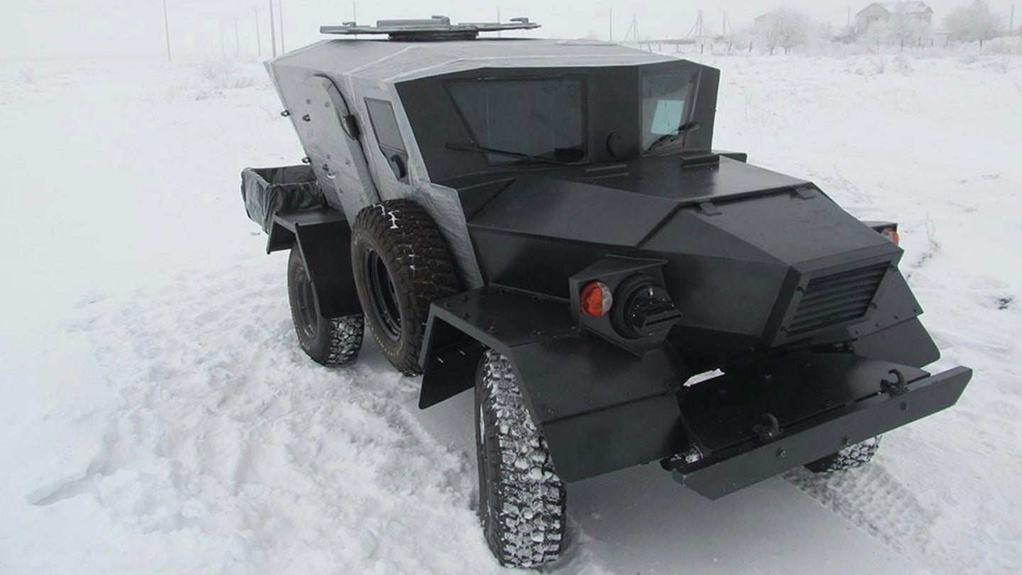Russia&#8217;s New Helicopter-Transportable Armored Buggy Looks Like A Plague Doctor Mobile