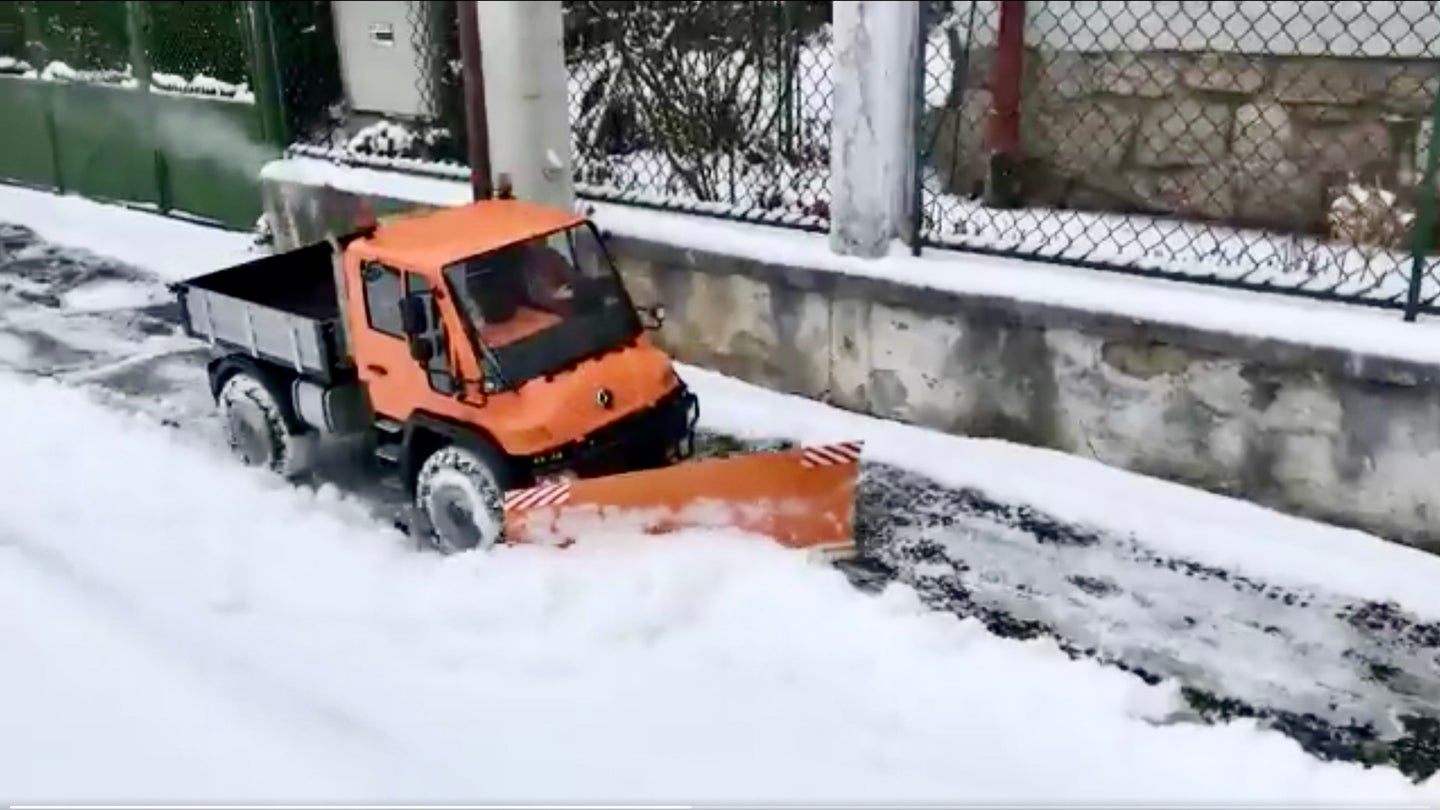 Shoveling Snow Is a Lot More Fun With a $2,500+ RC Unimog Snowplow