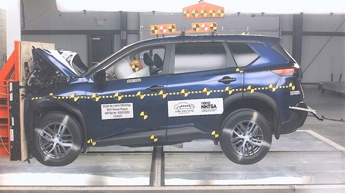 2021 Nissan Rogue Gets a Sketchy Two-Star Rating in NHTSA Crash Test