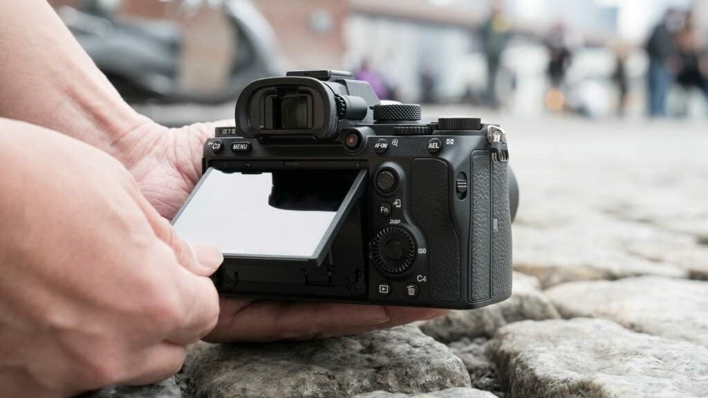 Best Cameras for Travel (Review & Buying Guide) in 2022