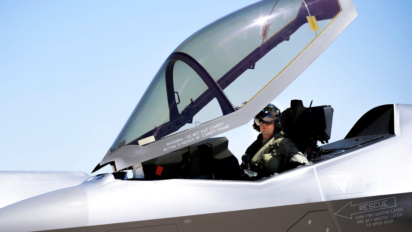 Project FoX Brings Tablet-Based Apps To F-35 Stealth Fighter Cockpits