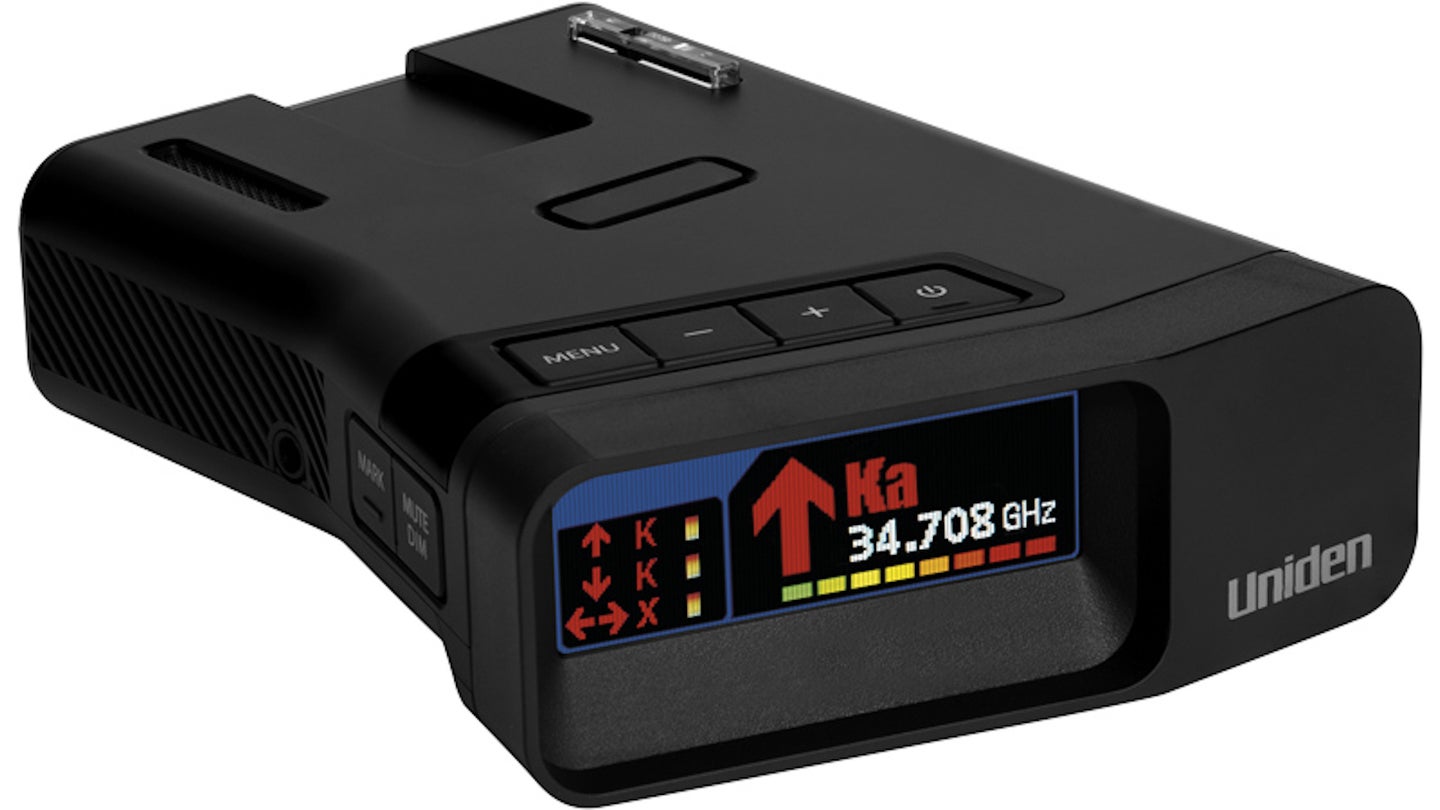 The Uniden R7 Radar Detector Has Super Impressive Range—and Accuracy Issues