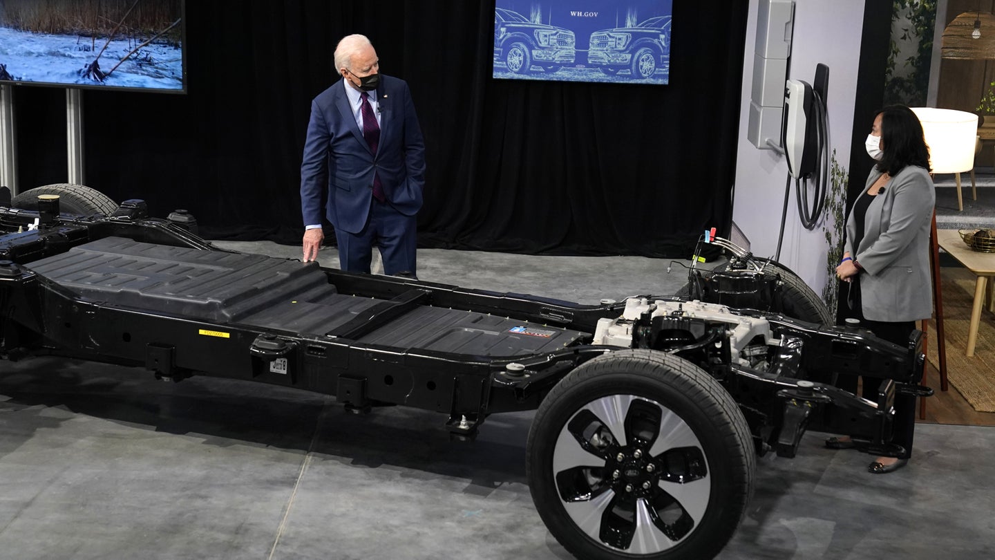 Electric Ford F-150 Lightning’s Battery Weighs Over 1,800 Pounds By Itself