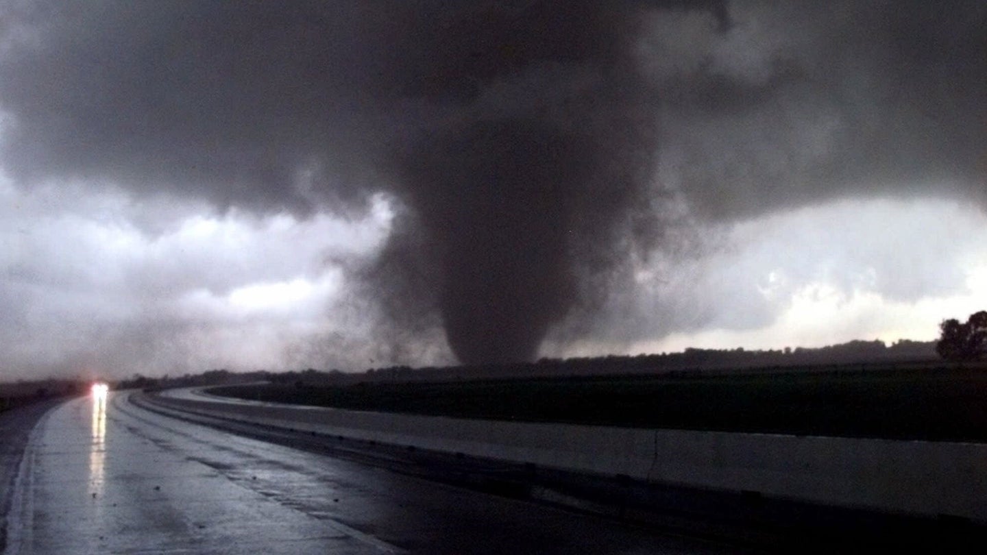 What To Do If You’re Driving And Hear a Tornado Warning