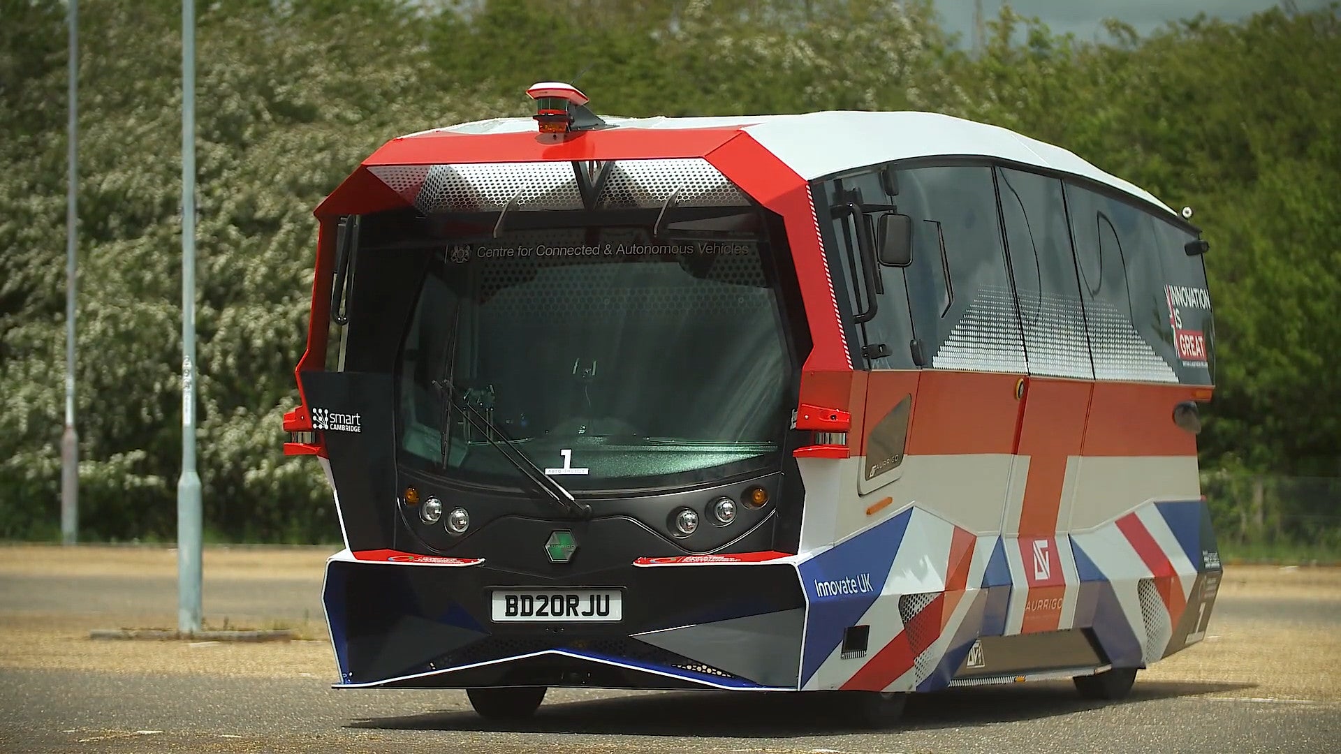 Futuristic Autonomous Buses Will Soon Roam the Streets of