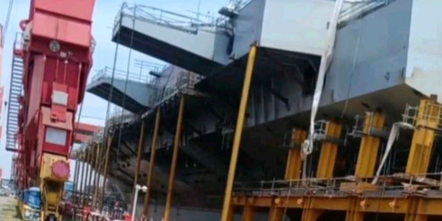 Close-Up Photo Shows China&#8217;s New Aircraft Carrier Rapidly Taking Shape