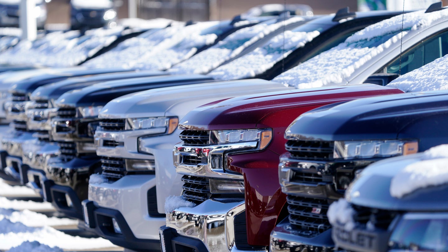 GM Pulls HD Radio From 2021 Silverado and Sierra Pickups Over Chip Shortage