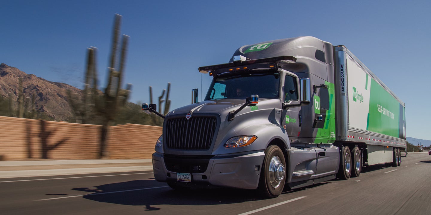 Self-Driving Semi-Truck Completes 950-Mile Delivery 10 Hours Faster Than a Human Trucker Could