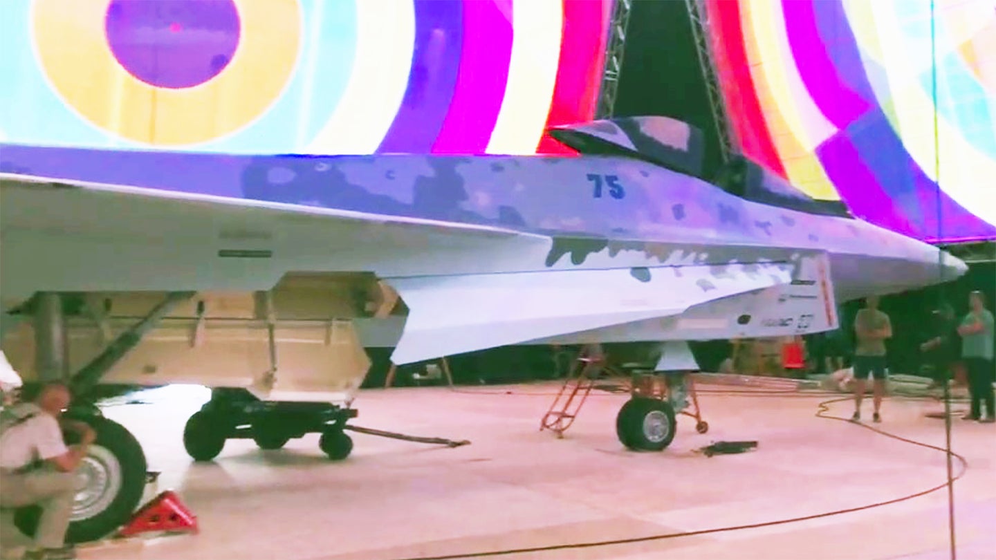 Russia&#8217;s New Fighter Design Seen Uncovered For The First Time (Updated)