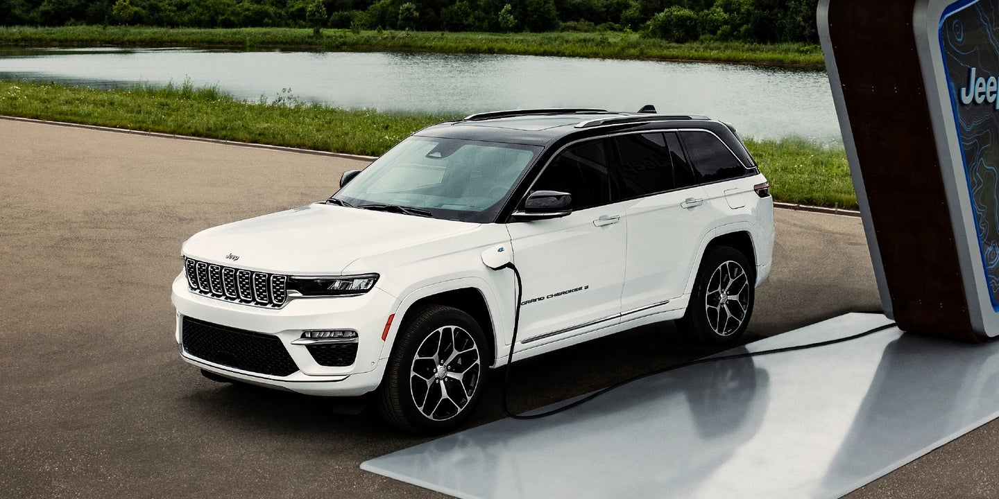 Here’s Your First Look at the Two-Row Jeep Grand Cherokee