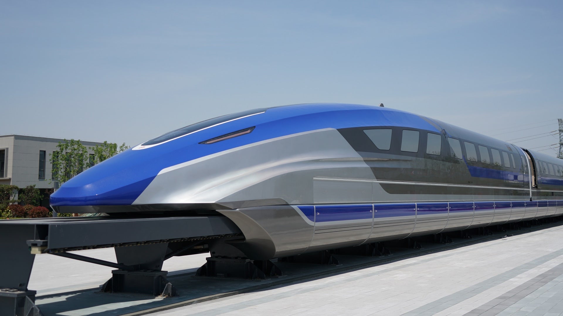 pros to maglev train construction and travel