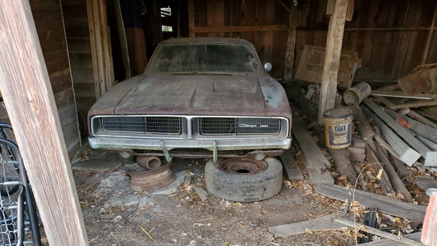 Big-Block 1968 Dodge Charger Barn Find Is a Rusty Muscle Car That&#8217;s Worth the Hassle