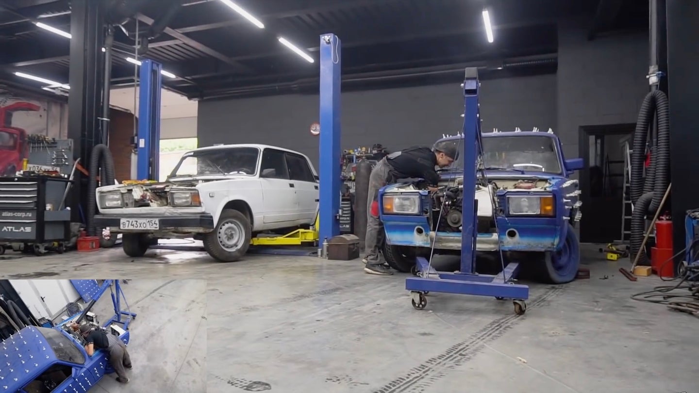 Swapping a Running Engine Into Another Car Takes Incredible Skill