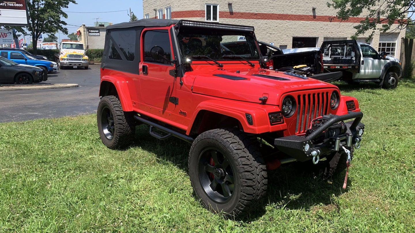 Viper V10-Swapped Jeep Wrangler Has 500 HP and a Clean Carfax