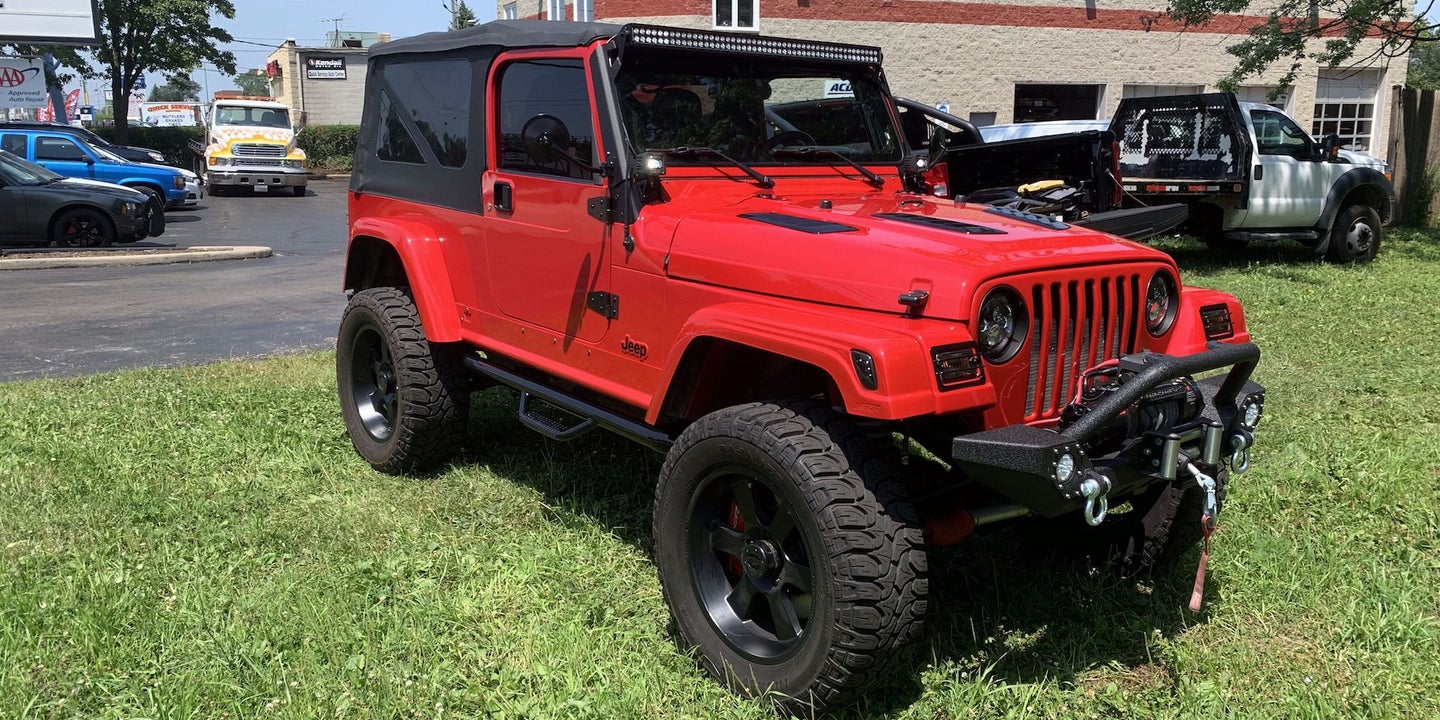 Viper V10-Swapped Jeep Wrangler Has 500 HP and a Clean Carfax