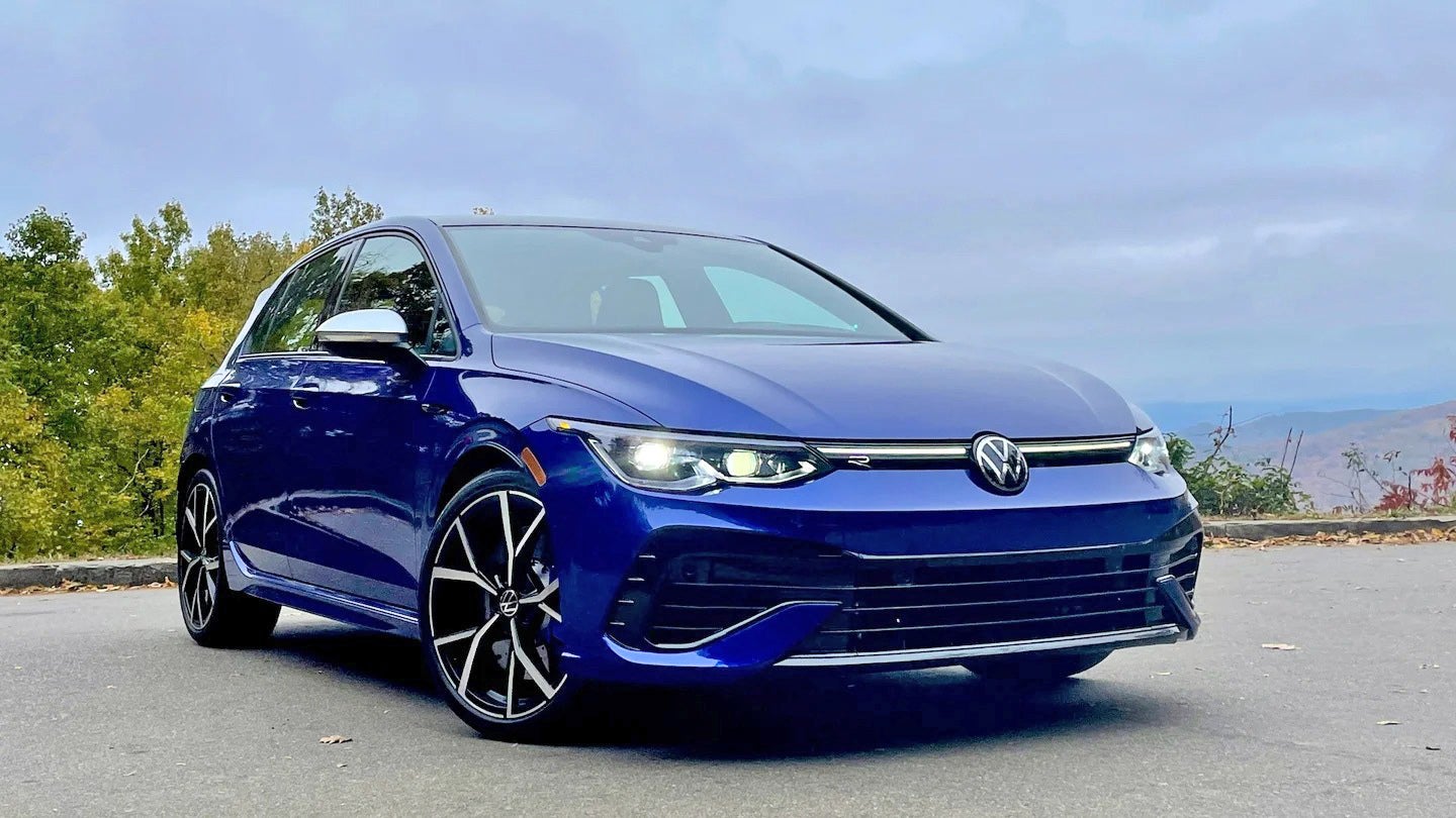 Snazzy speer smeren 2022 Volkswagen Golf GTI and Golf R First Drive Review: Hot Hatches, Frigid  Controls