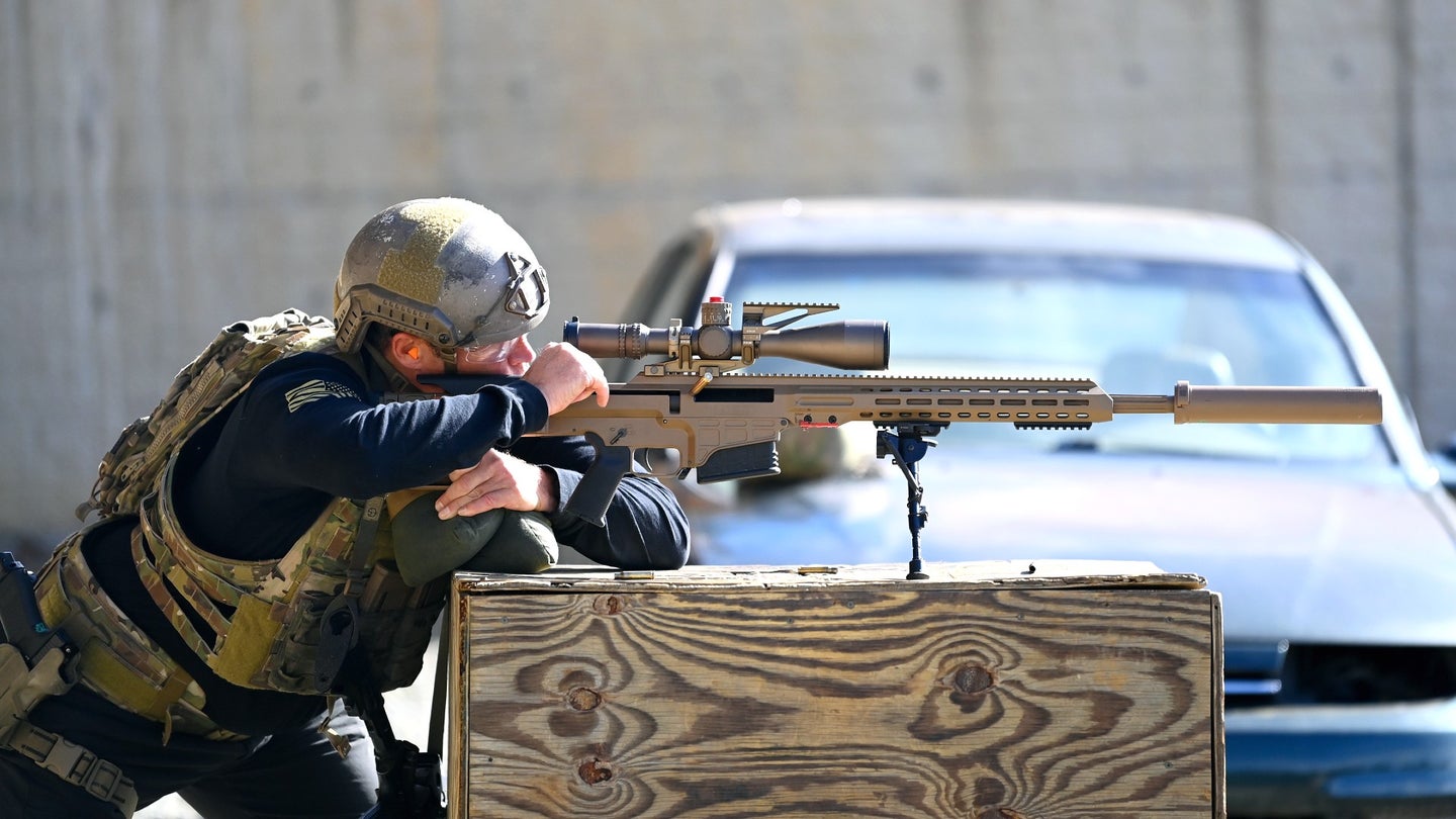 Army Green Berets Brought Out Their Newest Sniper Rifle For A Celebrity Shoot-Off