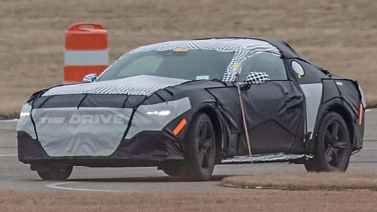 Next-Gen Ford Mustang GT Prototype Makes Loud V8 Noises