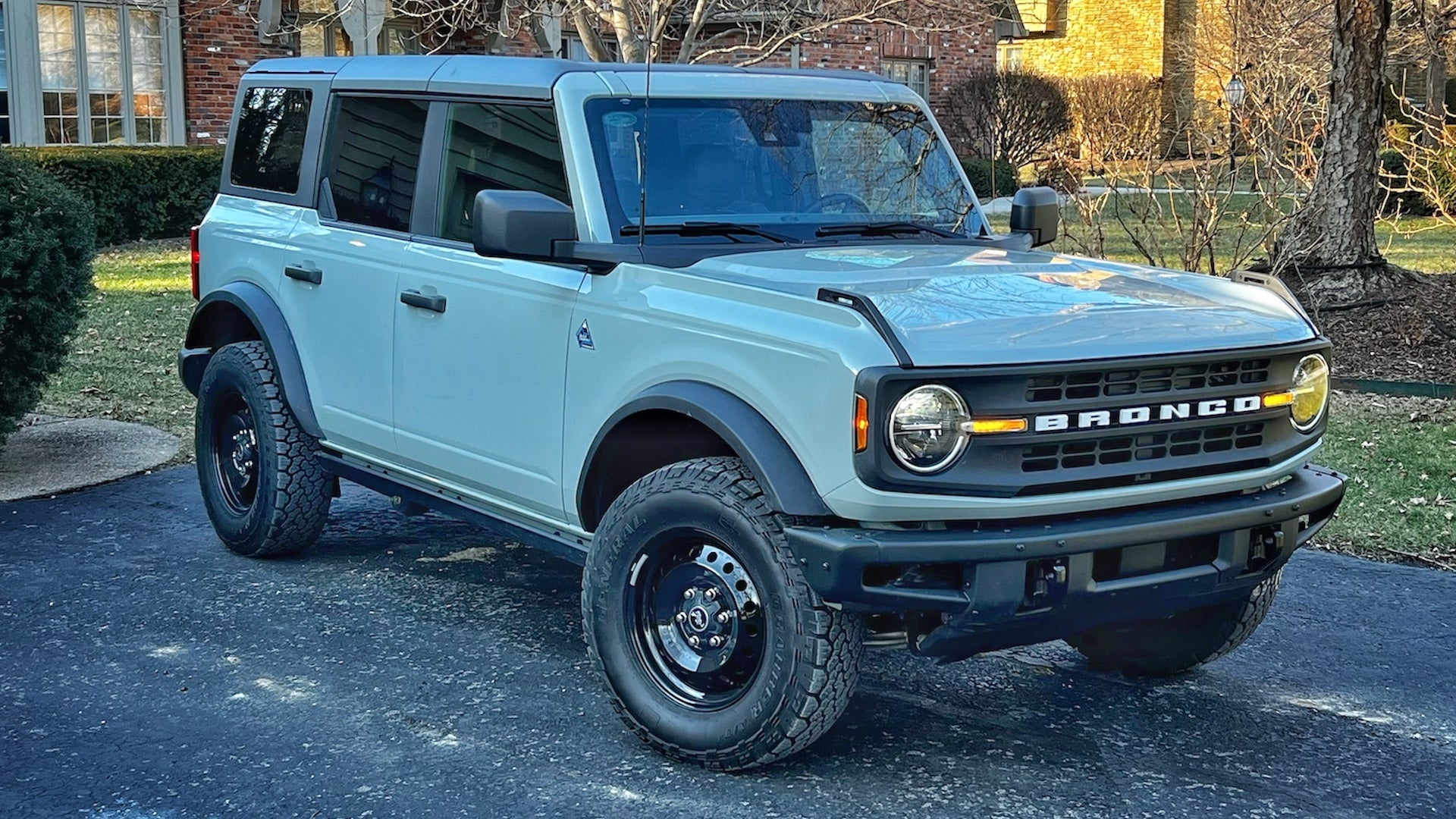 2021 Ford Bronco Review: A Rugged SUV That\'s Down for Family Duty