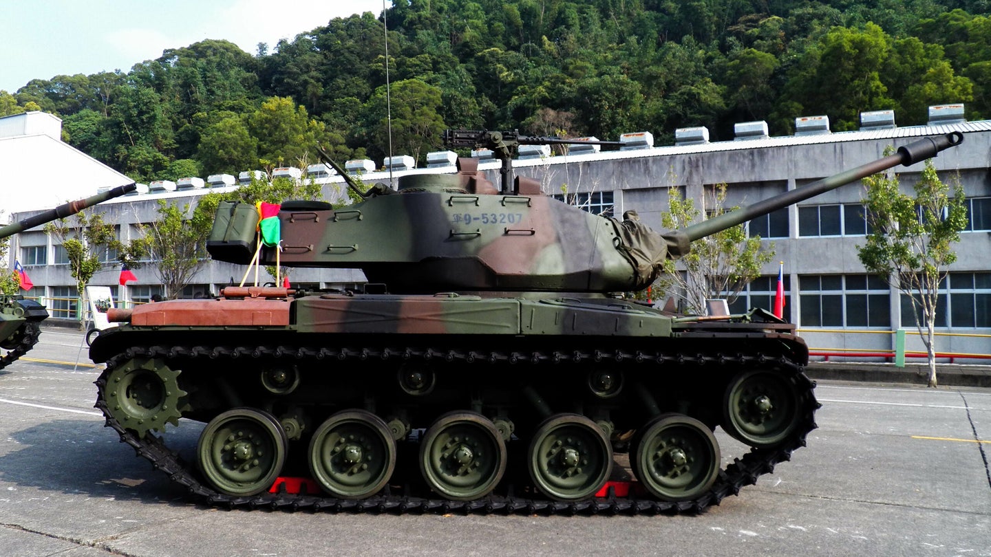 Zus Leraar op school Trein Taiwan Is Giving Up Its M41A3 Walker Bulldog Tanks After More Than Six  Decades Of Service