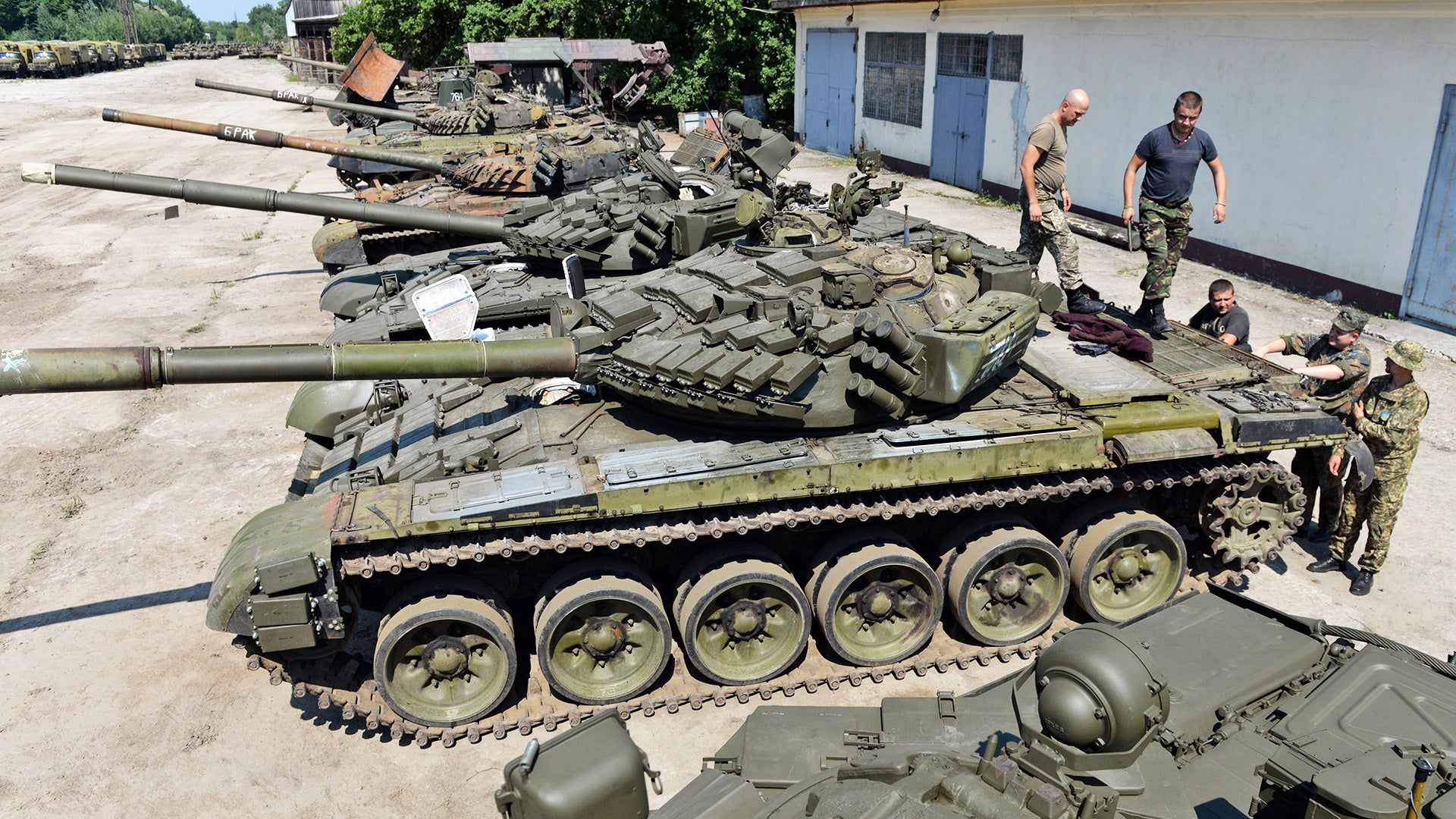 soviet-era-t-72-tanks-to-be-transferred-to-ukraine-from-nato-countries