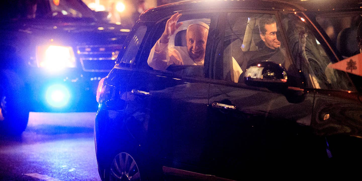 The Pope&#8217;s Fiat 500L Just Sold for $82,000