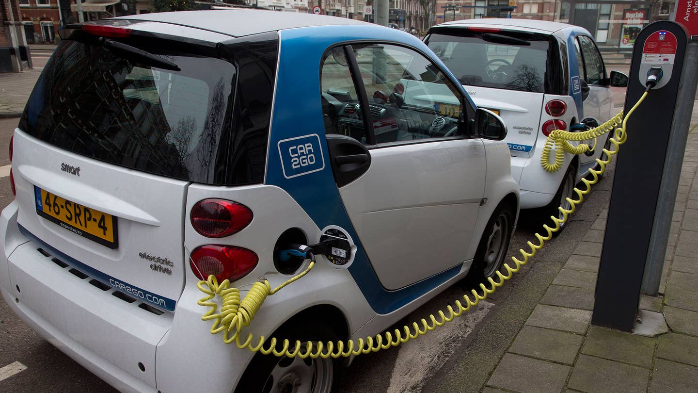 Dutch Parliament Wants to Ban Gas-Powered Cars