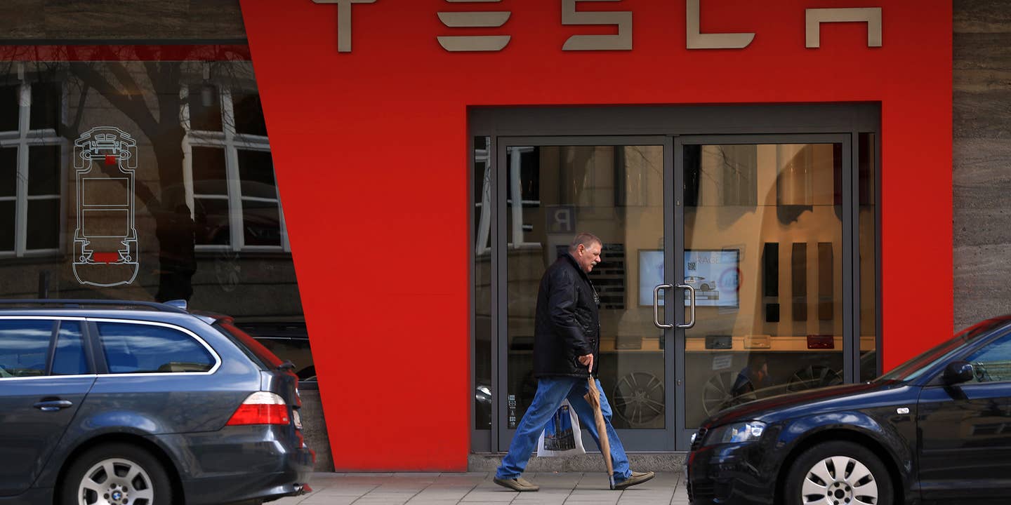 Lobbyists Torpedo Tesla Stores in Connecticut