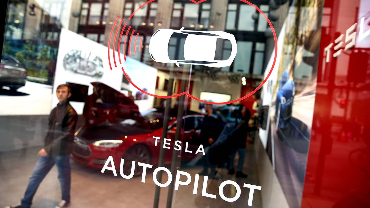 Former Google Exec and A.I. Expert Calls Tesla’s Autopilot “Irresponsible”