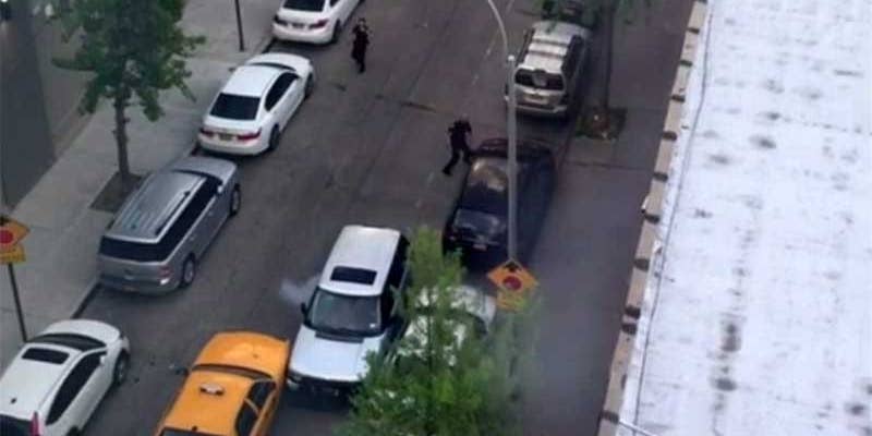 Watch This Range Rover Smash Up a New York City Block While Fleeing the Cops