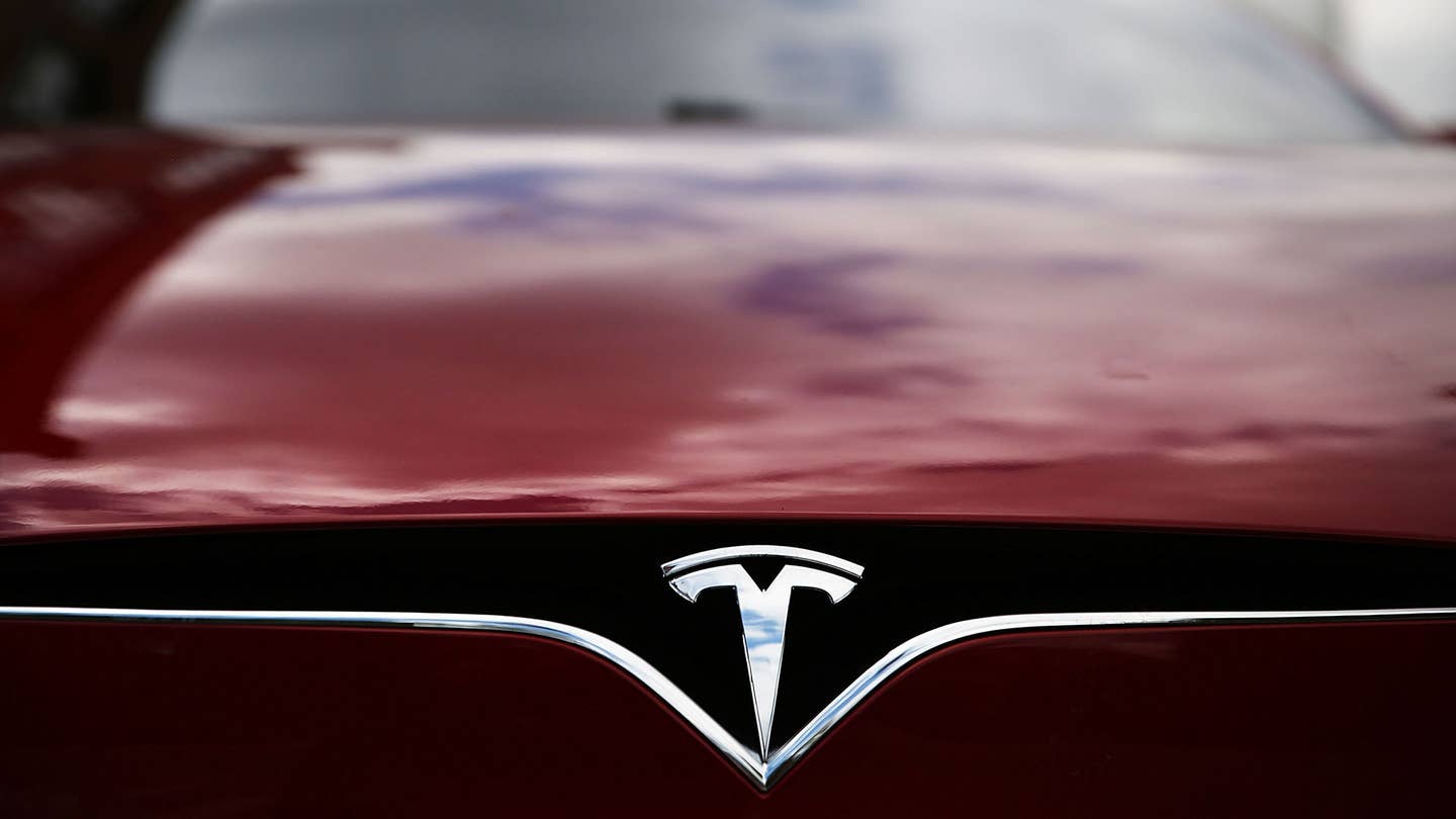 Now the SEC Is Investigating Tesla After First Autopilot Death